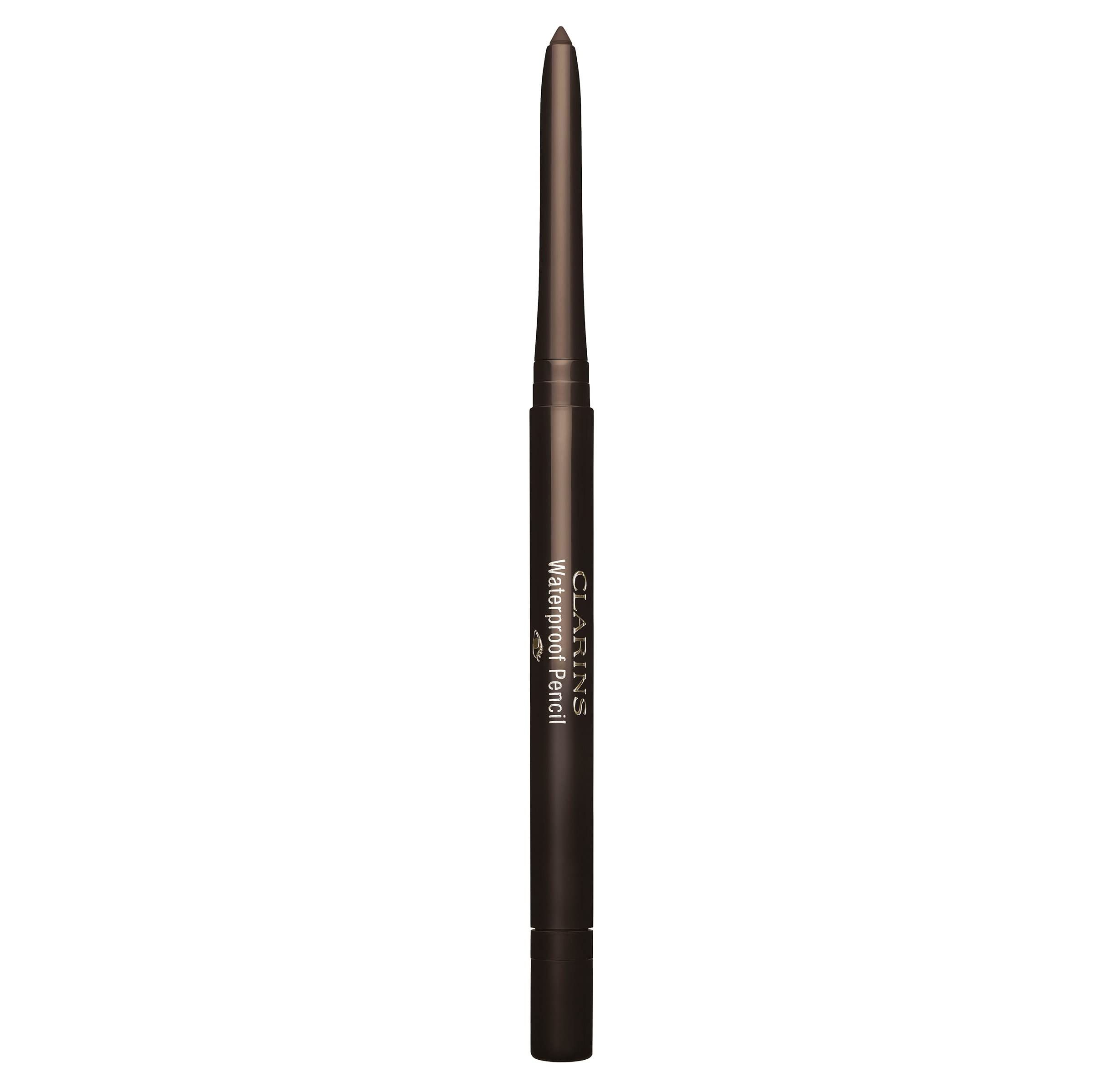 Brauner, wasserfester Stift. Aufschrift: Clarins Waterproof Pencil.