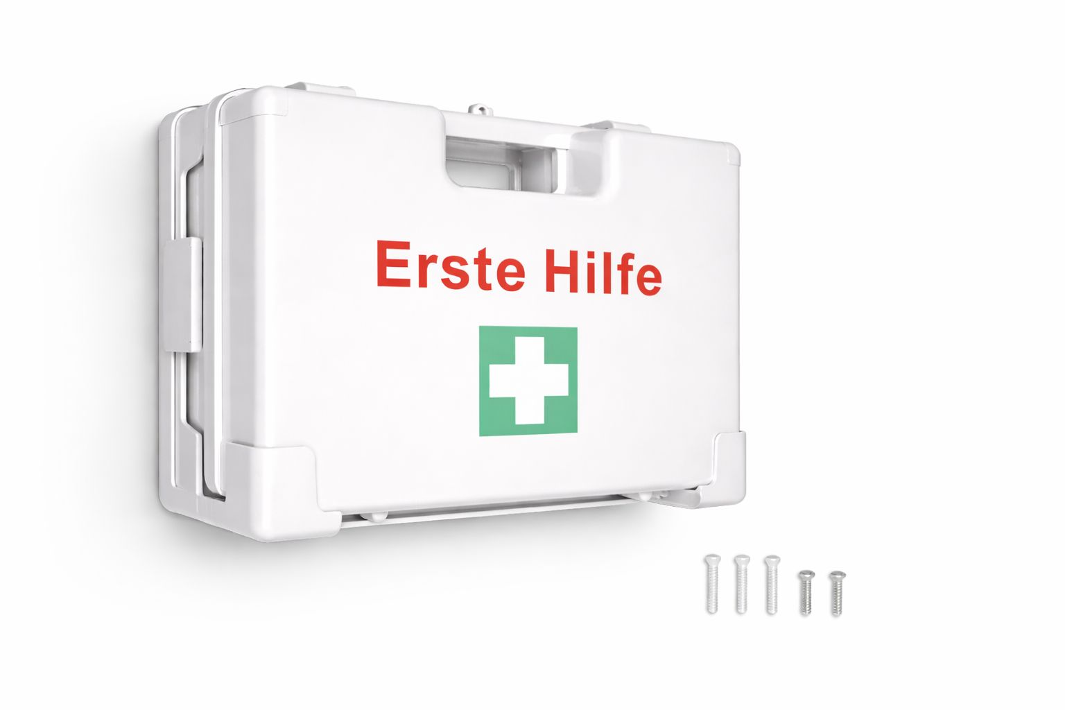 Weißer Erste-Hilfe-Koffer mit roter Aufschrift „Erste Hilfe“ und grünem Kreuz. Montiert an der Wand mit Schrauben.
