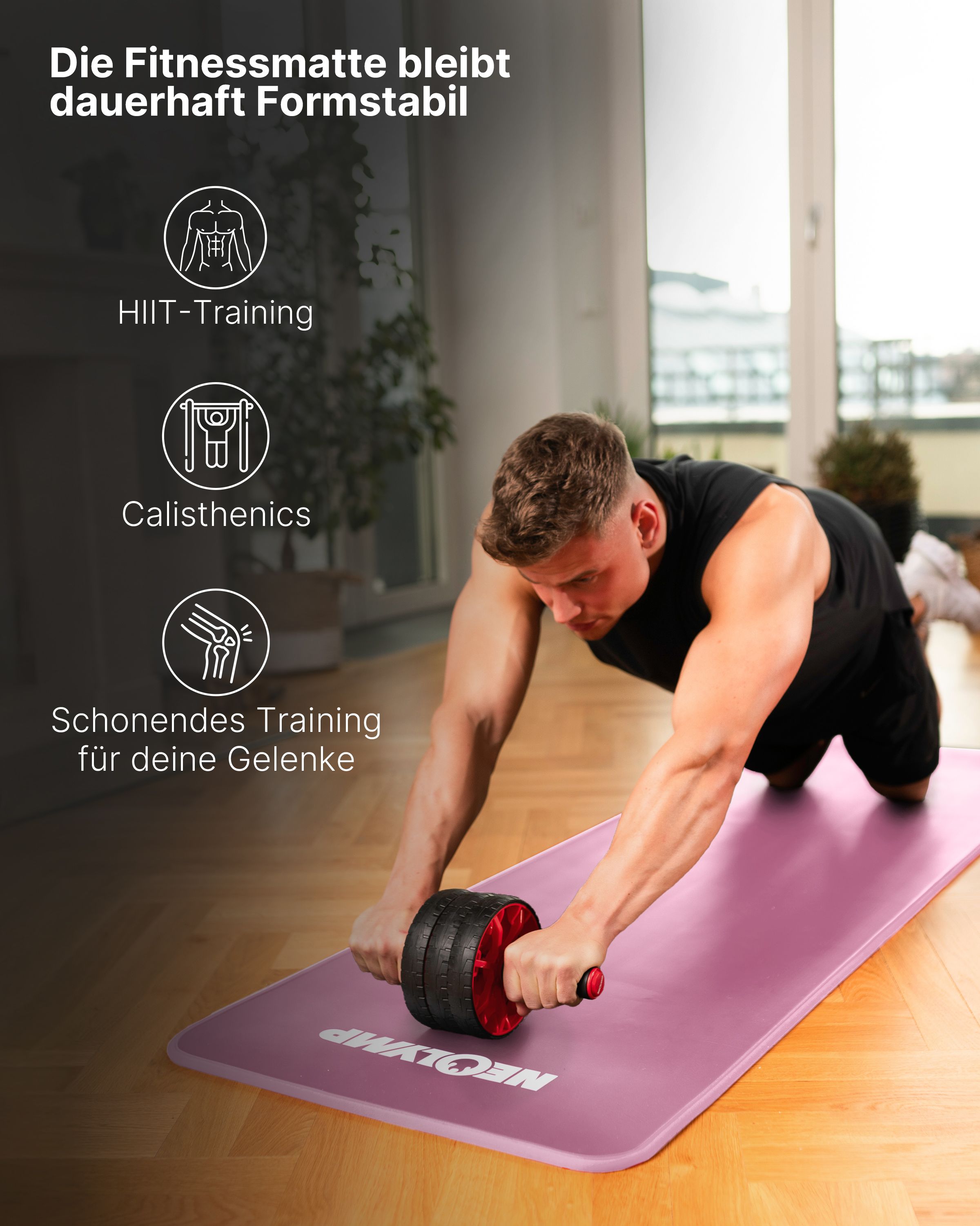 Mann trainiert mit Bauchroller auf rosa Fitnessmatte. NEOLYMP-Logo sichtbar.