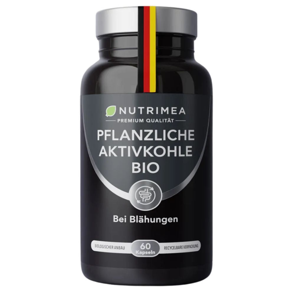 Schwarze Flasche mit Kapseln. Aufschrift: Pflanzliche Aktivkohle BIO. 60 Kapseln. Mit deutschem Fähnchen.