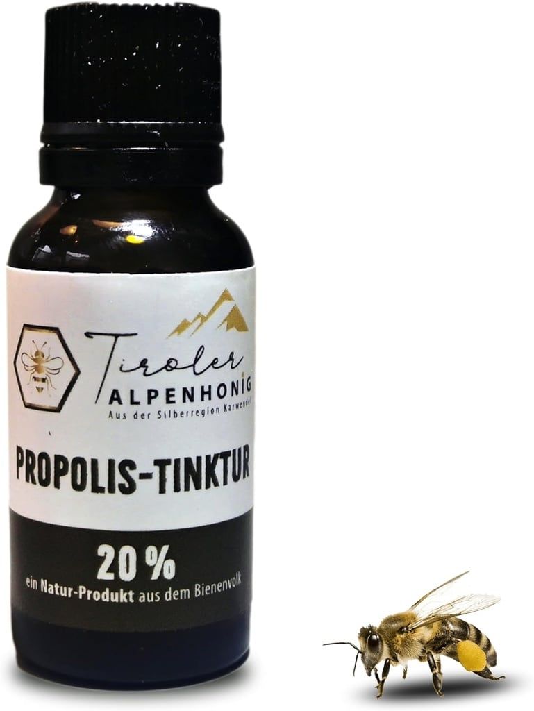 Braune Glasflasche mit schwarzem Deckel. Etikett mit Text: Tiroler Alpenhonig, PROPOLIS-TINKTUR 20%. Biene rechts.