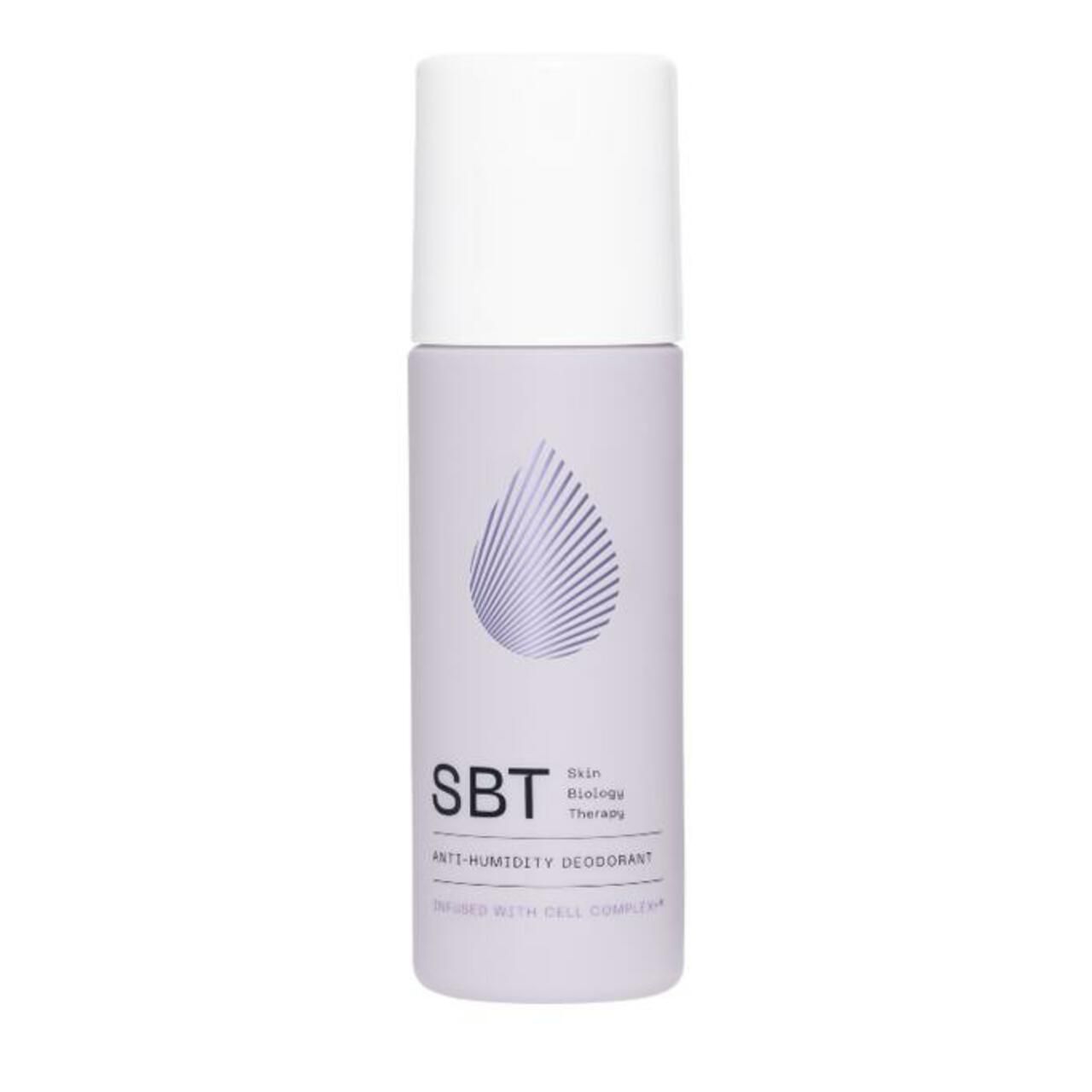 Deodorant-Sprayflasche, hellgrau, mit weißem Deckel. Aufschrift: SBT Skin Biology Therapy, Anti-Humidity Deodorant.