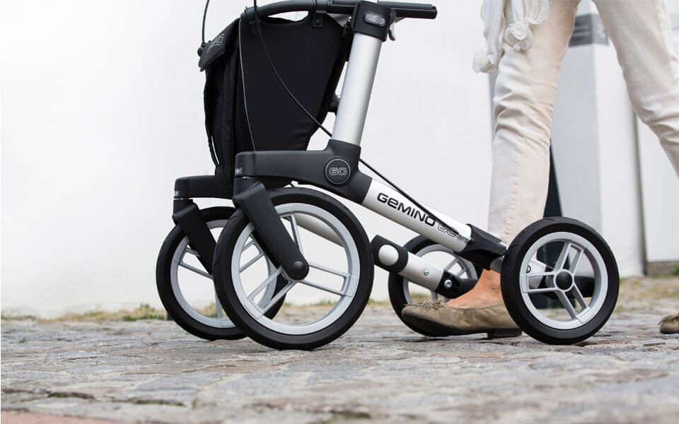 Sunrise Medical - Outdoor-Rollator Gemino 60 mit Softbereifung und großen Rädern sowie Tasche