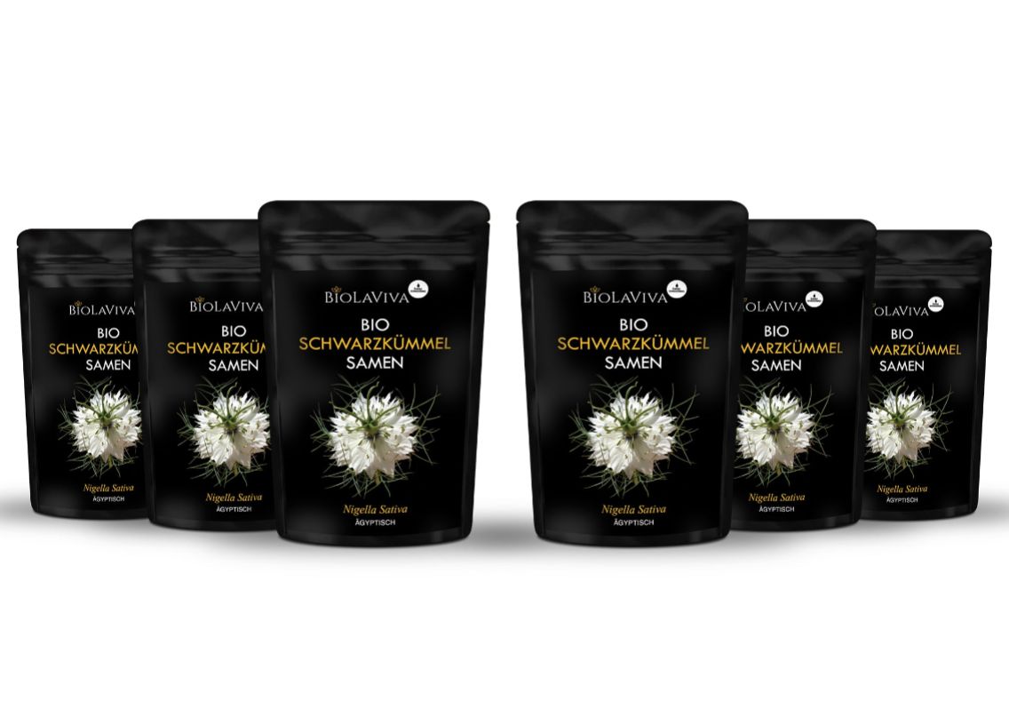 Sechs schwarze Beutel mit BIOLAVIVA Bio-Schwarzkümmel Samen. Aufdruck: Produktname, Blütenabbildung.