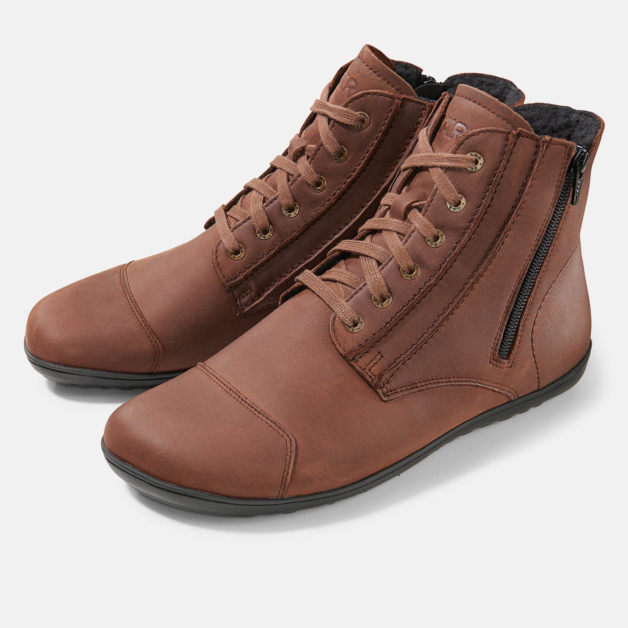 Braune Stiefeletten mit Schnürung und Reißverschluss. Breite Passform. Obermaterial Leder. Schwarze Sohle. BÄR Schuhe.