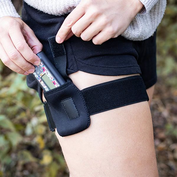 Diasticker® Beingurt für Insulinpumpe "Black"