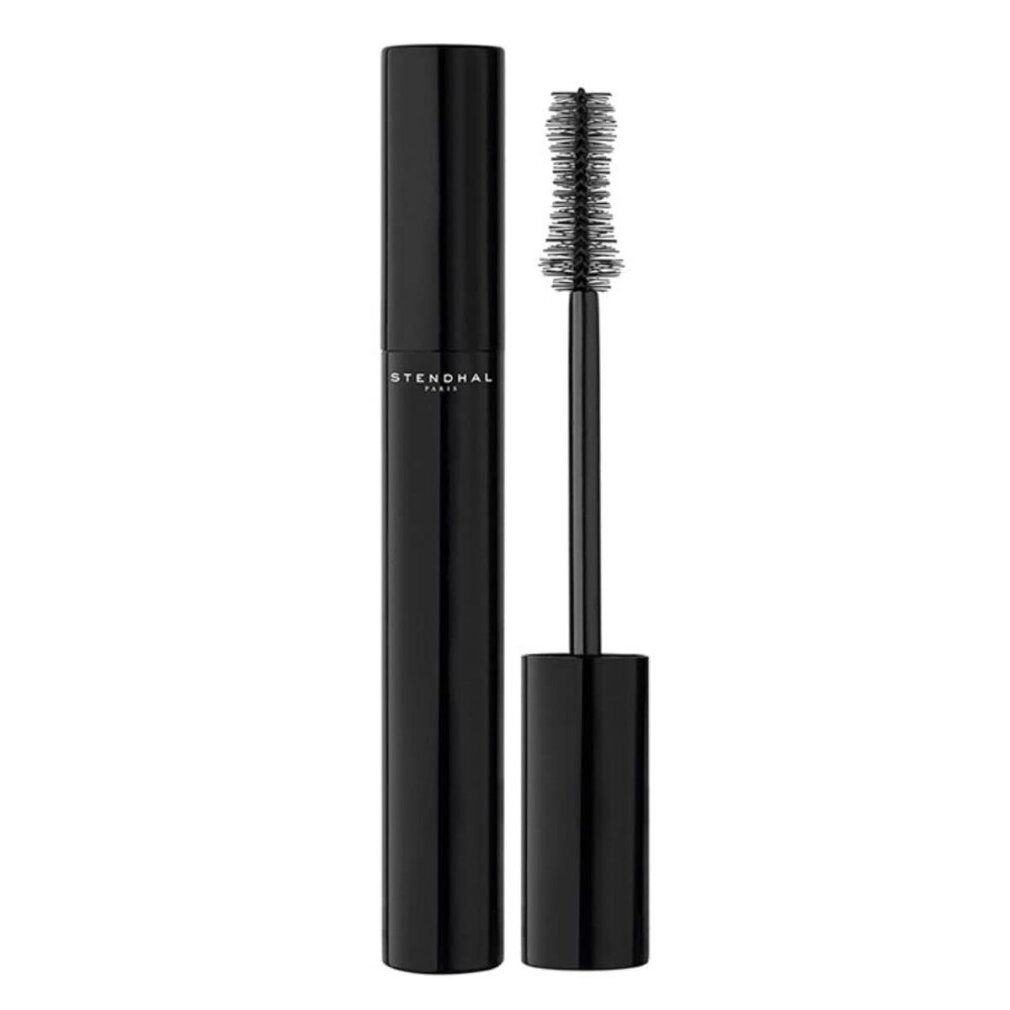 Schwarze Mascara-Tube und Bürste. Auf der Tube steht "STENDHAL PARIS".