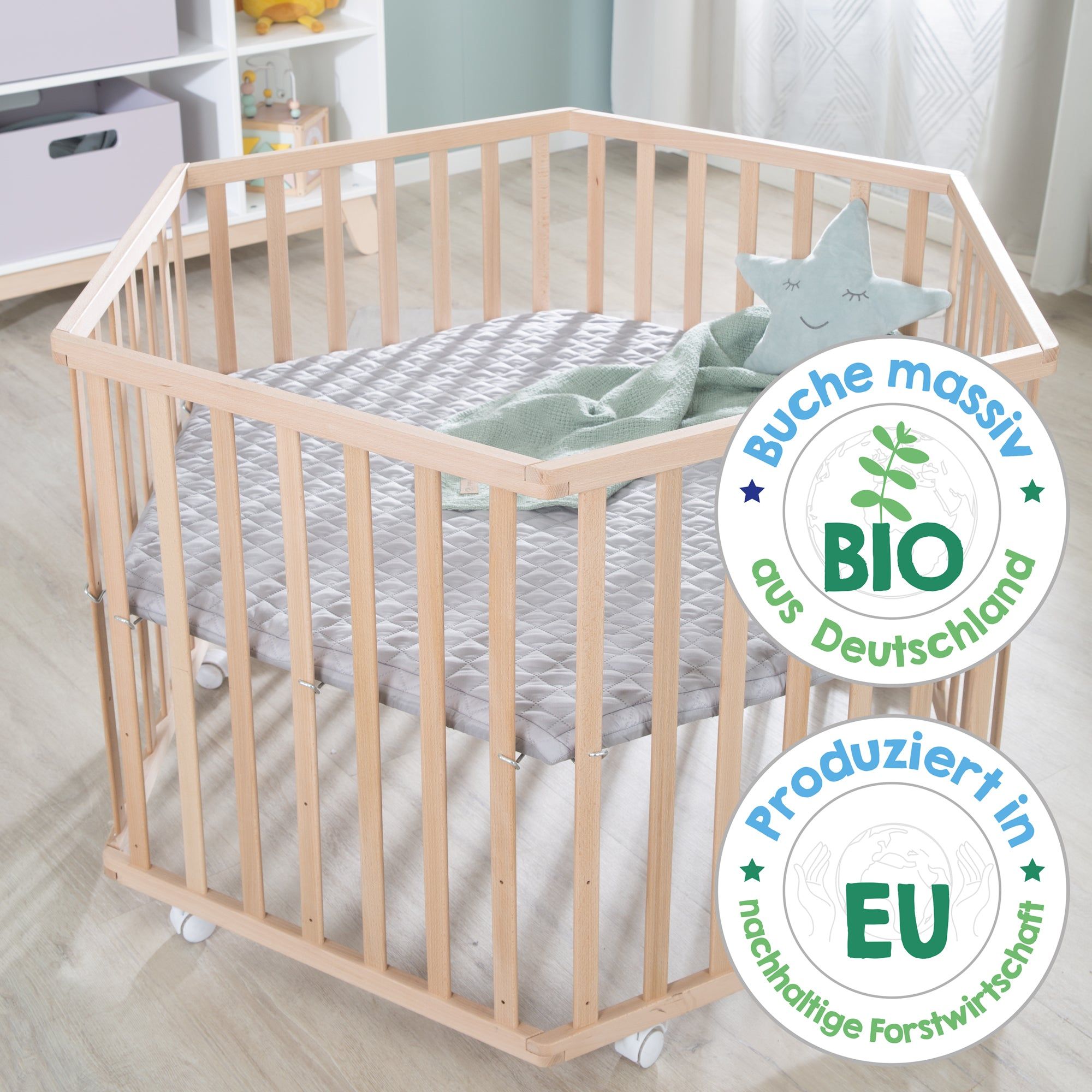 Hexagonales Laufgitter aus Holz mit Rollen. Zertifizierungen: Buche massiv, BIO aus Deutschland, EU nachhaltige Forstwirtschaft.