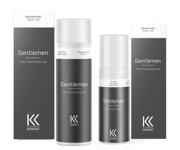 Zwei Flaschen und zwei Schachteln. Aufschrift: Gentlemen Intim-Care. Marke: Dr. K. Cosmetics Germany.