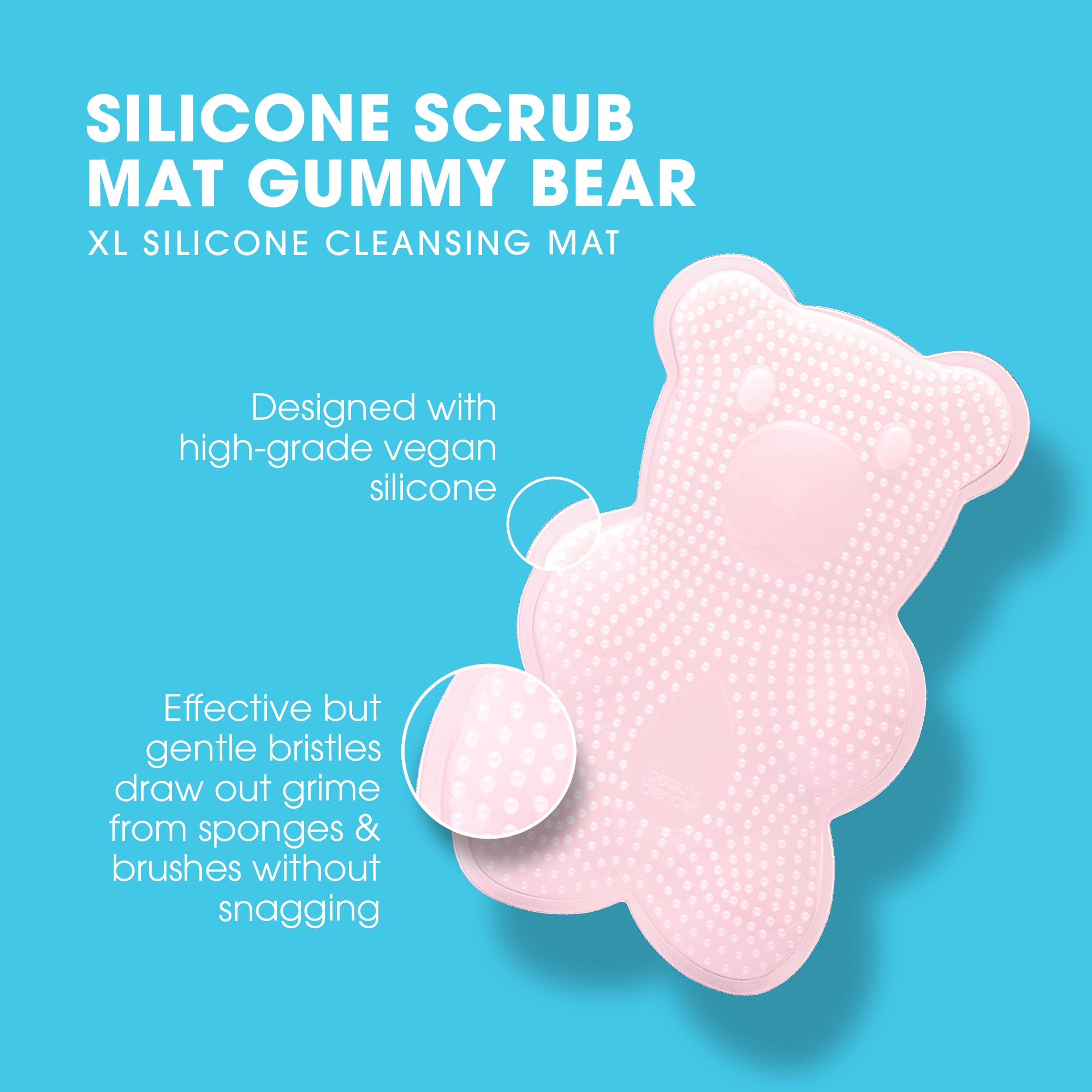 Rosa Silikon-Reinigungsmatte in Bärenform. Text: Silicone Scrub Mat Gummy Bear, veganes Silikon.