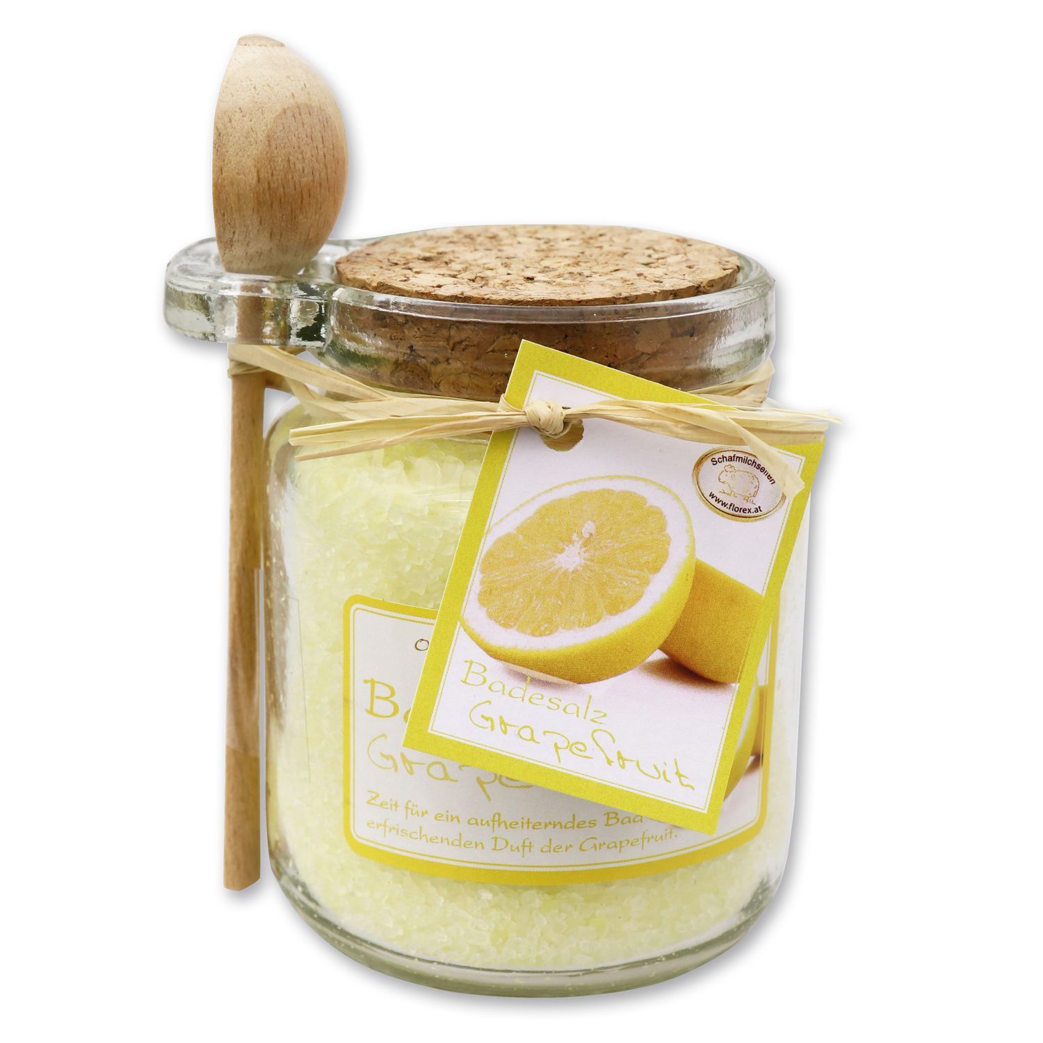Glas mit Badesalz, Korkdeckel, Holzlöffel. Anhänger mit Grapefruit-Abbildung und Schriftzug Badesalz Grapefruit.