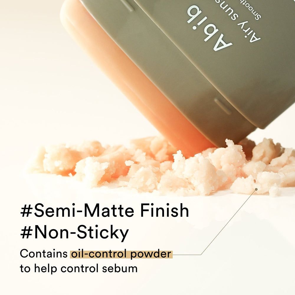 Abib Airy Sunstick, glättender Sonnenstick, enthält Puder zur Sebumkontrolle.