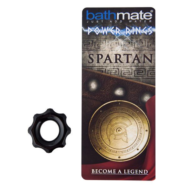 Schwarzer Cockring neben einer Produktkarte. Auf der Karte steht "Bathmate Power Rings Spartan".