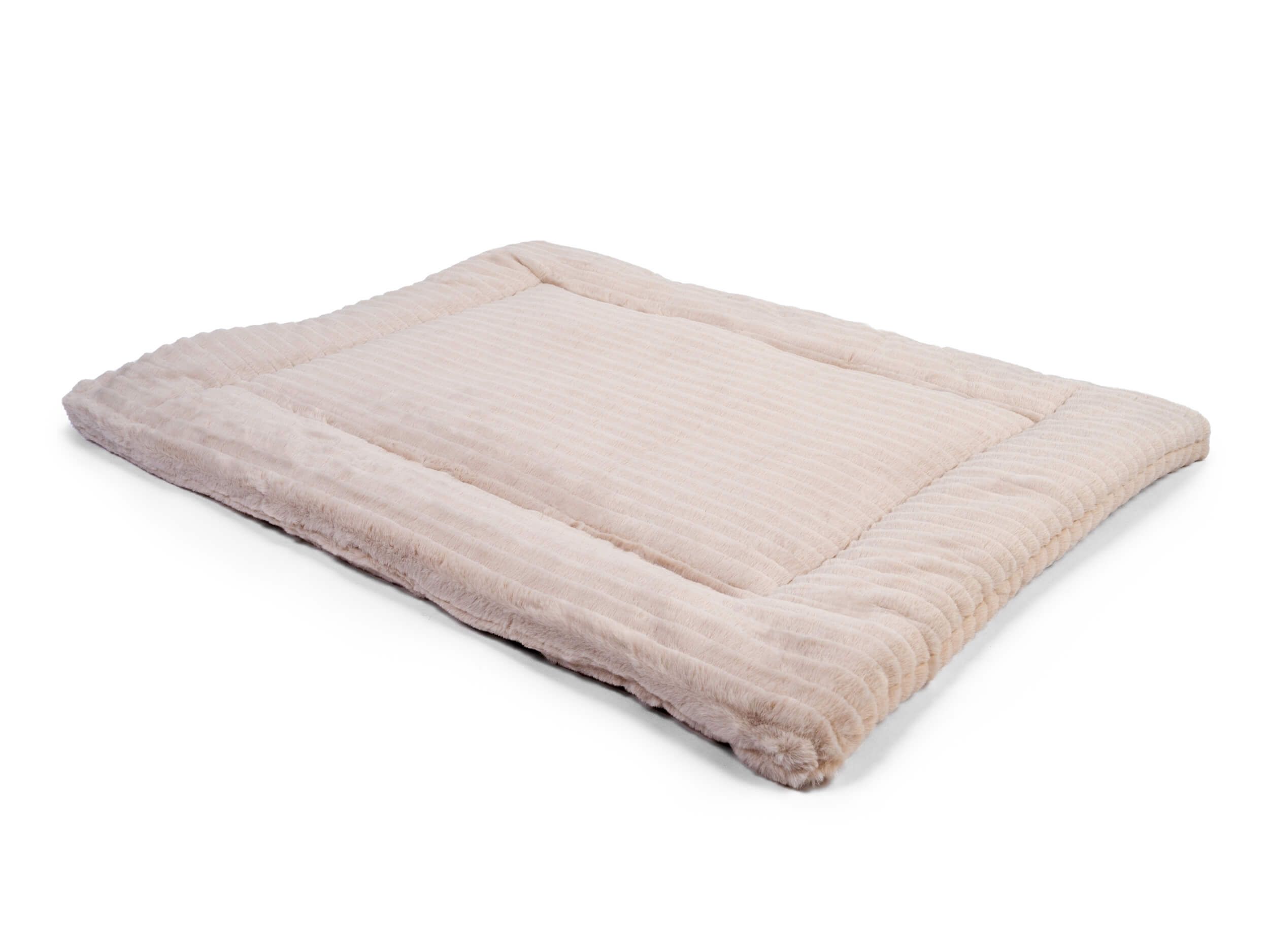 Beige, rechteckige, gefütterte Liegedecke mit geriffelter Oberfläche. Eckige Form, leicht erhöhtes Randdesign.