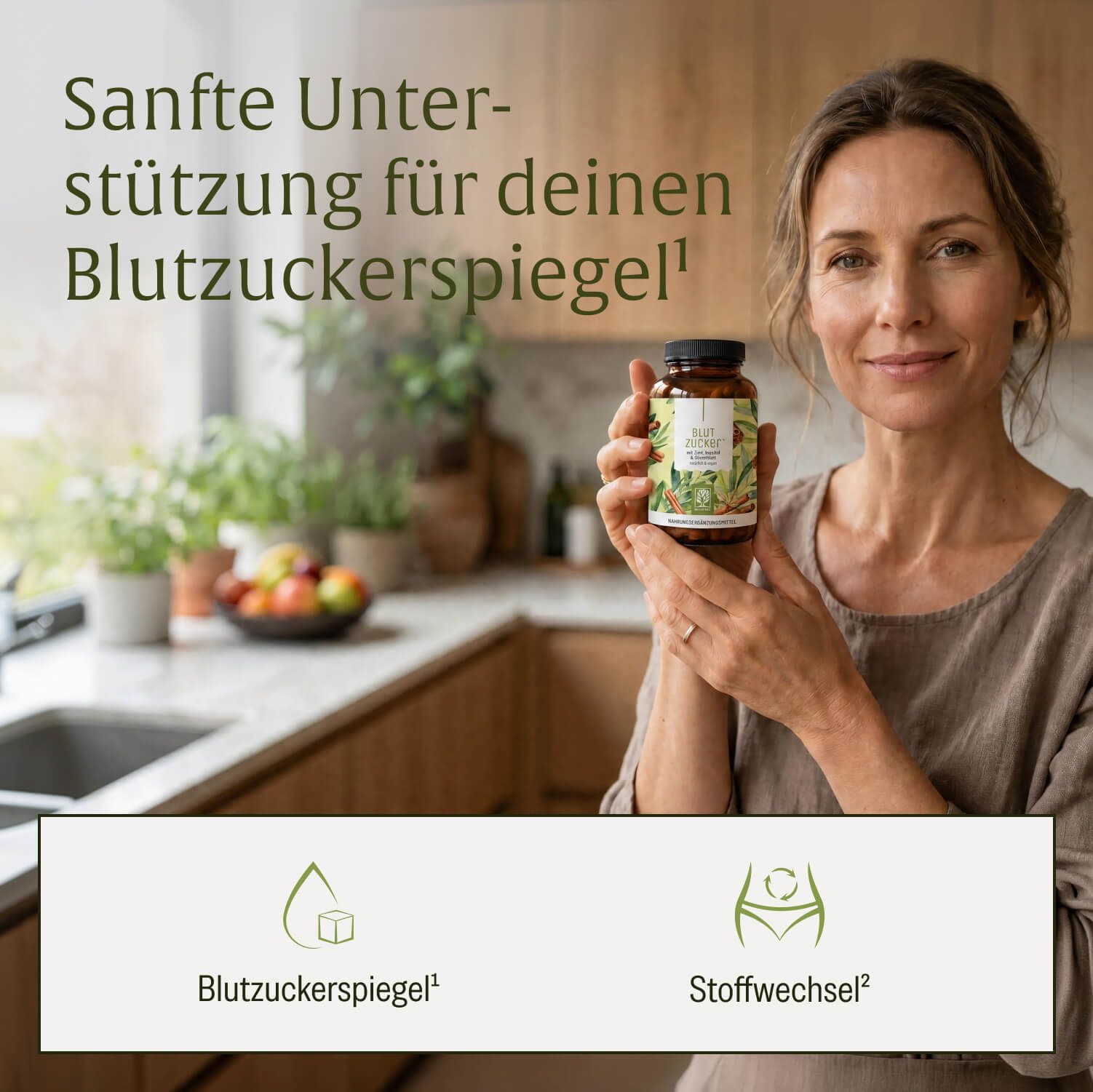 Flasche Blutzucker Komplex mit Zimt- und Olivenblatt-Design, umgeben von Zimtstangen und Olivenzweigen.