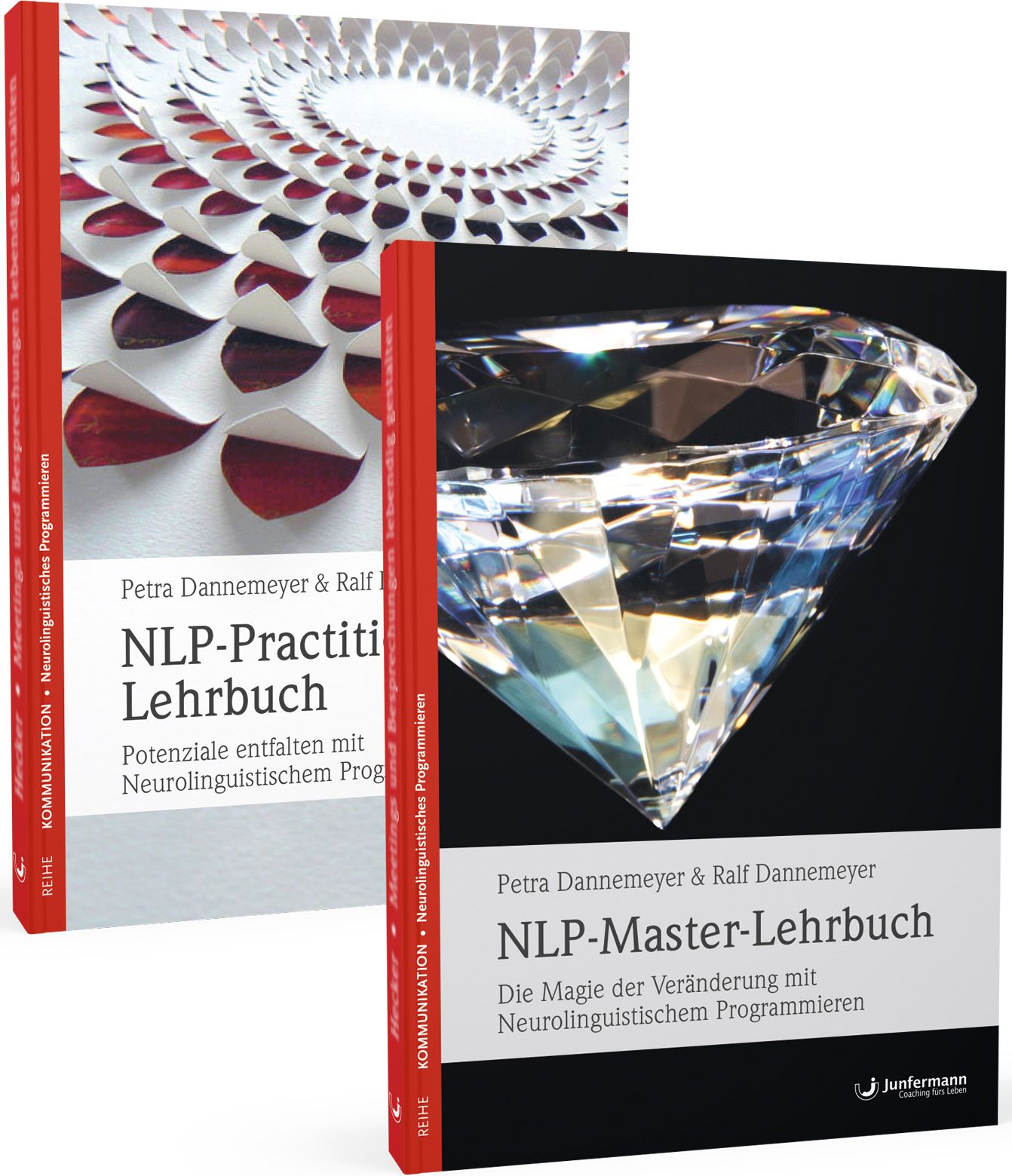 Zwei Bücher: "NLP-Practiti Lehrbuch" mit rotem Einband und floralem Muster, und "NLP-Master-Lehrbuch" mit Diamant-Abbildung.