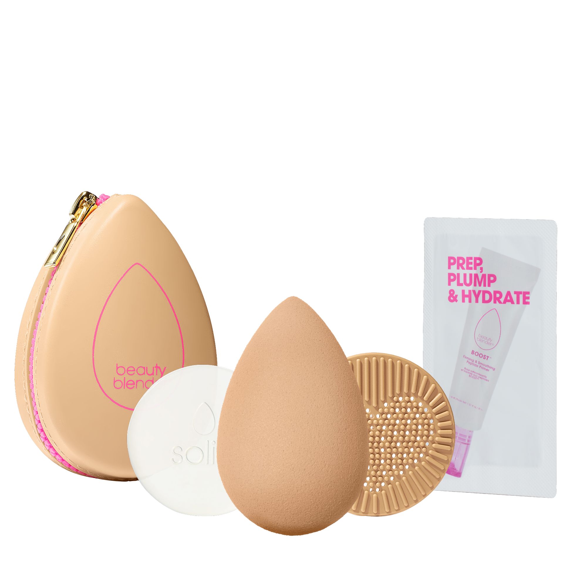 Beige Kosmetikschwämmchen, Reinigungsbürste, Reiniger und Tasche. Aufschrift: Beautyblender. Aufschrift: Prep, Plump & Hydrate.