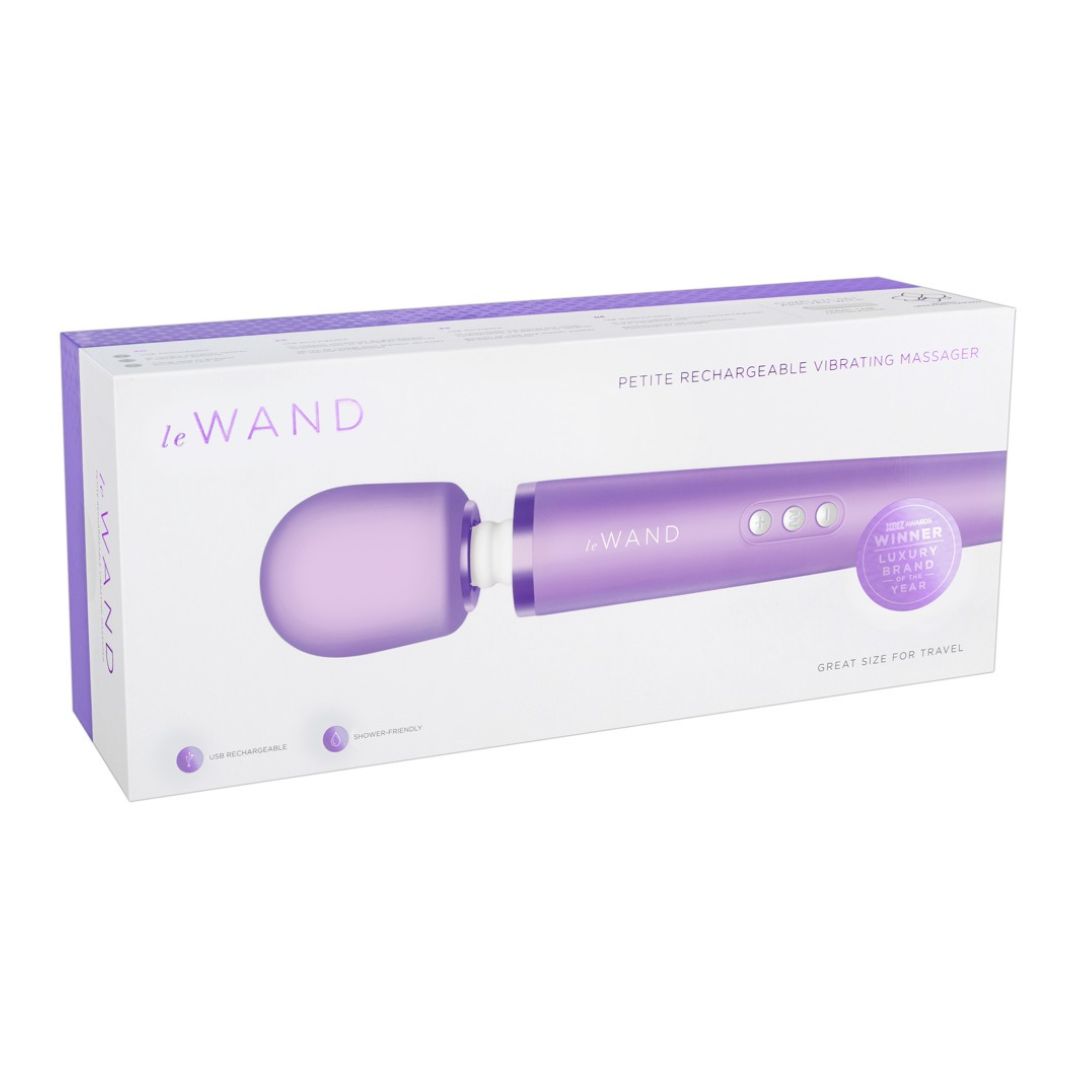 Massagestab Petite | 6 Vibrationsmodi mit je 10 Geschwindigkeiten, USB | le Wand