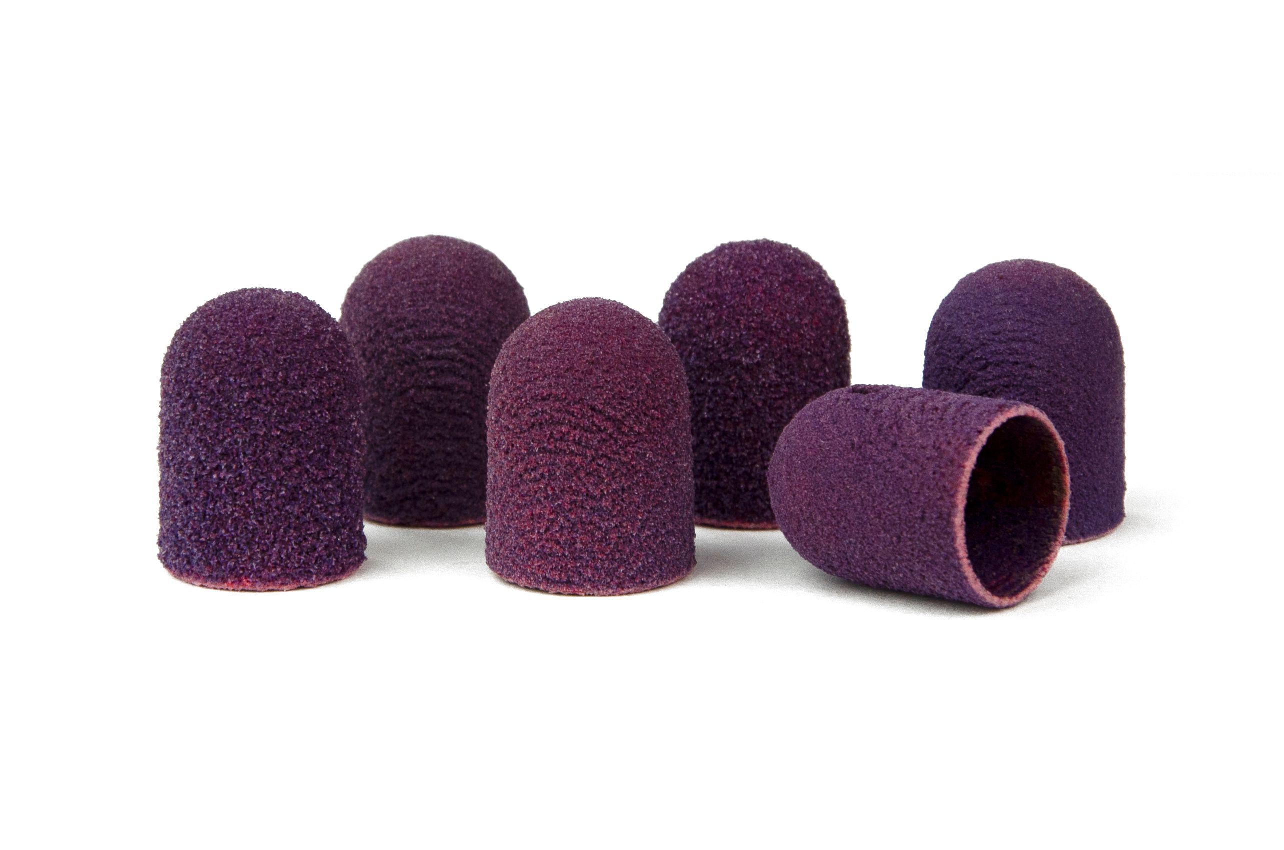 Sechs Schleifkappen, zylindrisch, mit abgerundeter Spitze. Dunkelviolett, raue Oberfläche. Auf weißem Hintergrund.