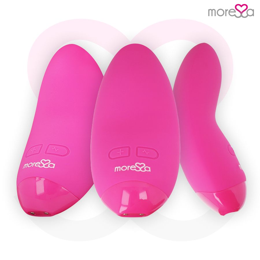 Drei rosa Vibratoren. Das Produkt hat eine ovale Form mit abgerundeter Spitze. Logo: moreSa.