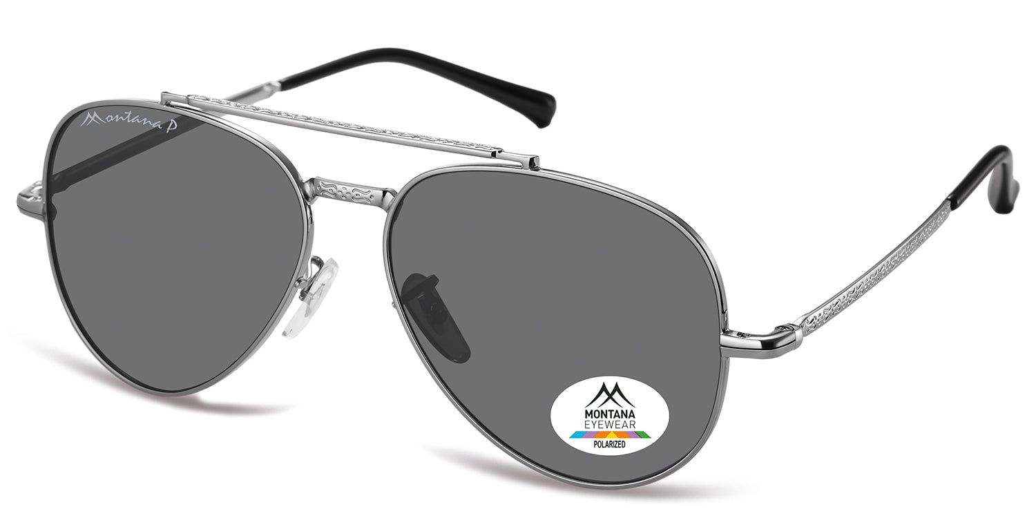 Sonnenbrille mit silbernem Gestell und grauen Gläsern. Logo und Schriftzug 'Montana Eyewear' auf dem Glas. 'Polarized' Aufkleber.