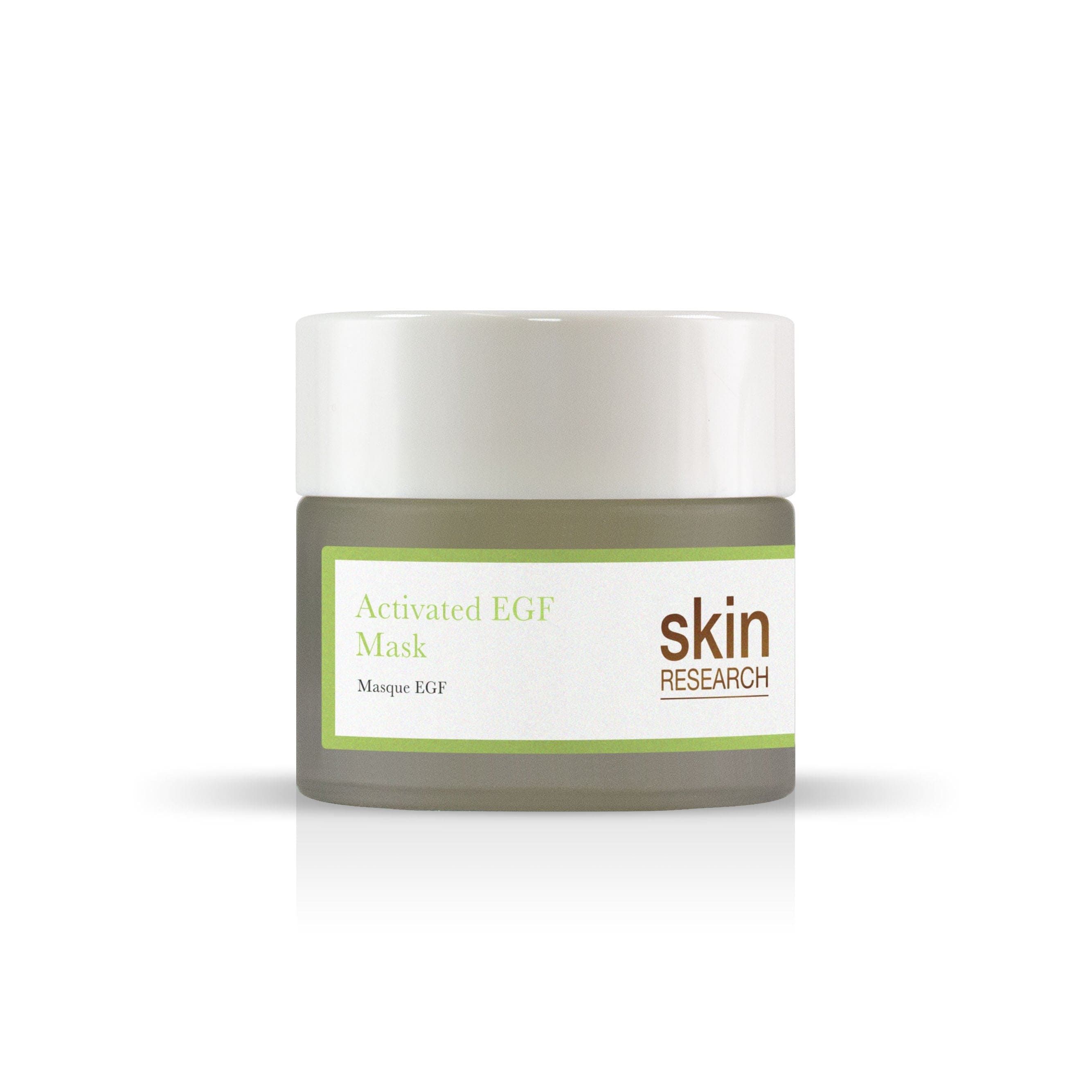 Behälter mit weißem Deckel und grünem Etikett. Aufschrift: Activated EGF Mask, skin RESEARCH.