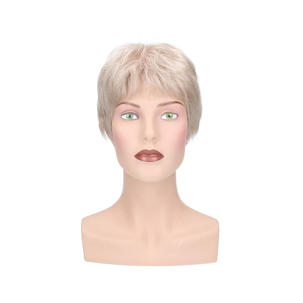 Perücke Lima, hellblond, auf einem Schaufensterkopf. Frontansicht. Kurze, gewellte Haare.