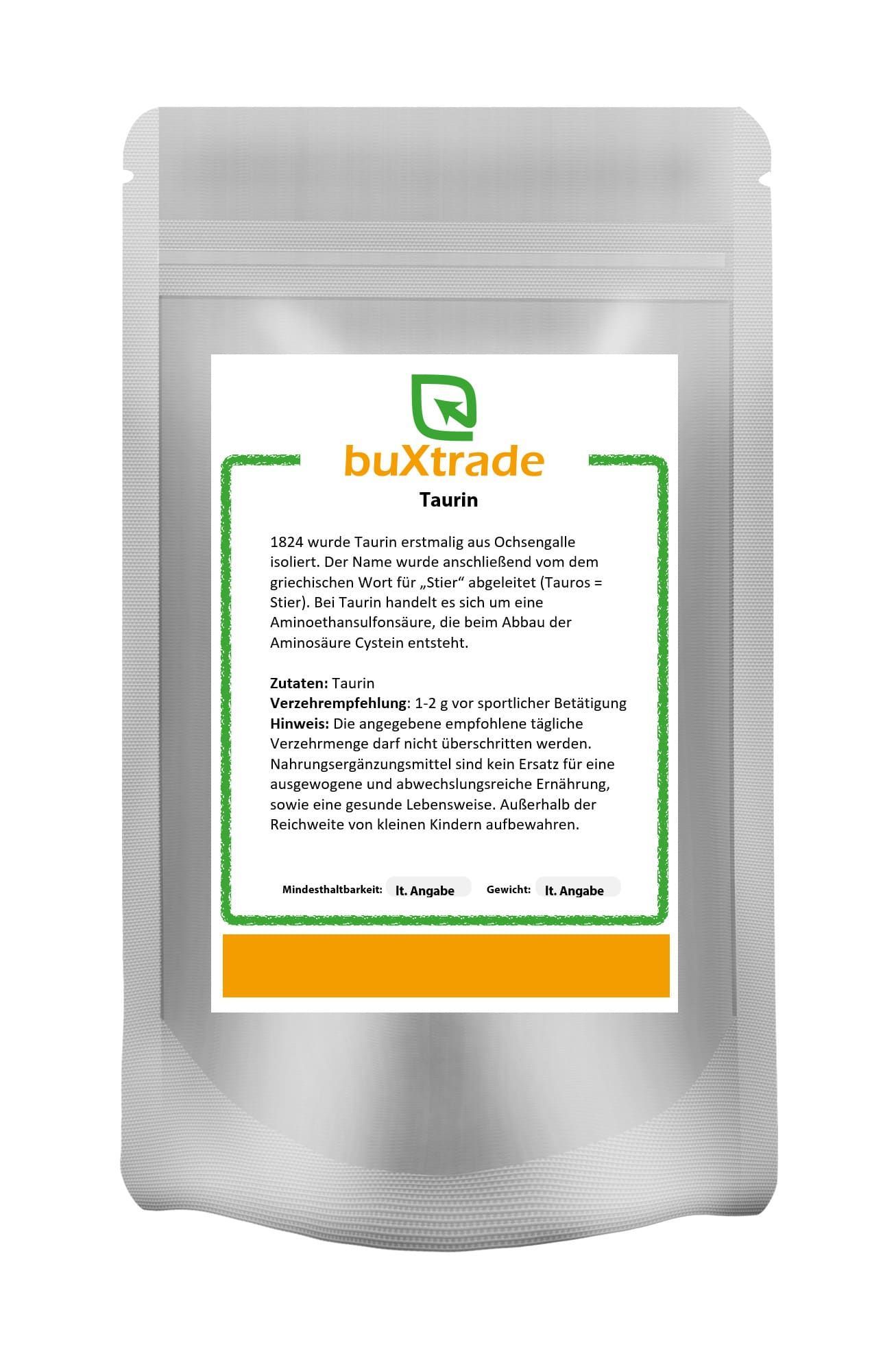 Beutel mit Produktetikett. Aufschrift: buXtrade Taurin, Text in Grün und Orange.