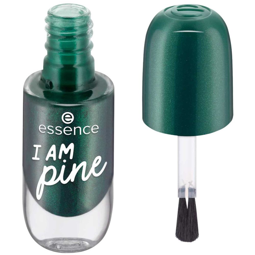 Nagellackflasche, grün metallic, geöffnet. Pinsel sichtbar. Aufschrift: essence, I AM pine. Kappe daneben.