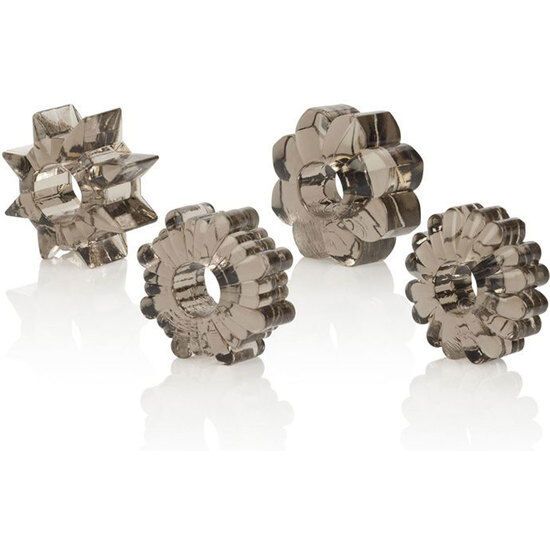 Vier graue Ringe in verschiedenen Designs. Zentrale Öffnung. Reflektierender Hintergrund.