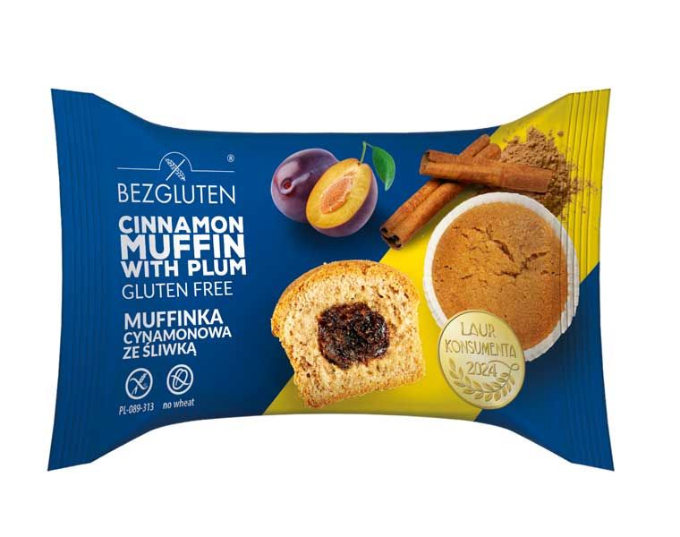 Verpackung mit Bezgluten Zimt Muffin mit Pflaume. Blaue Folie, Abbildung von Muffin, Pflaume und Zimtstangen. Glutenfrei.