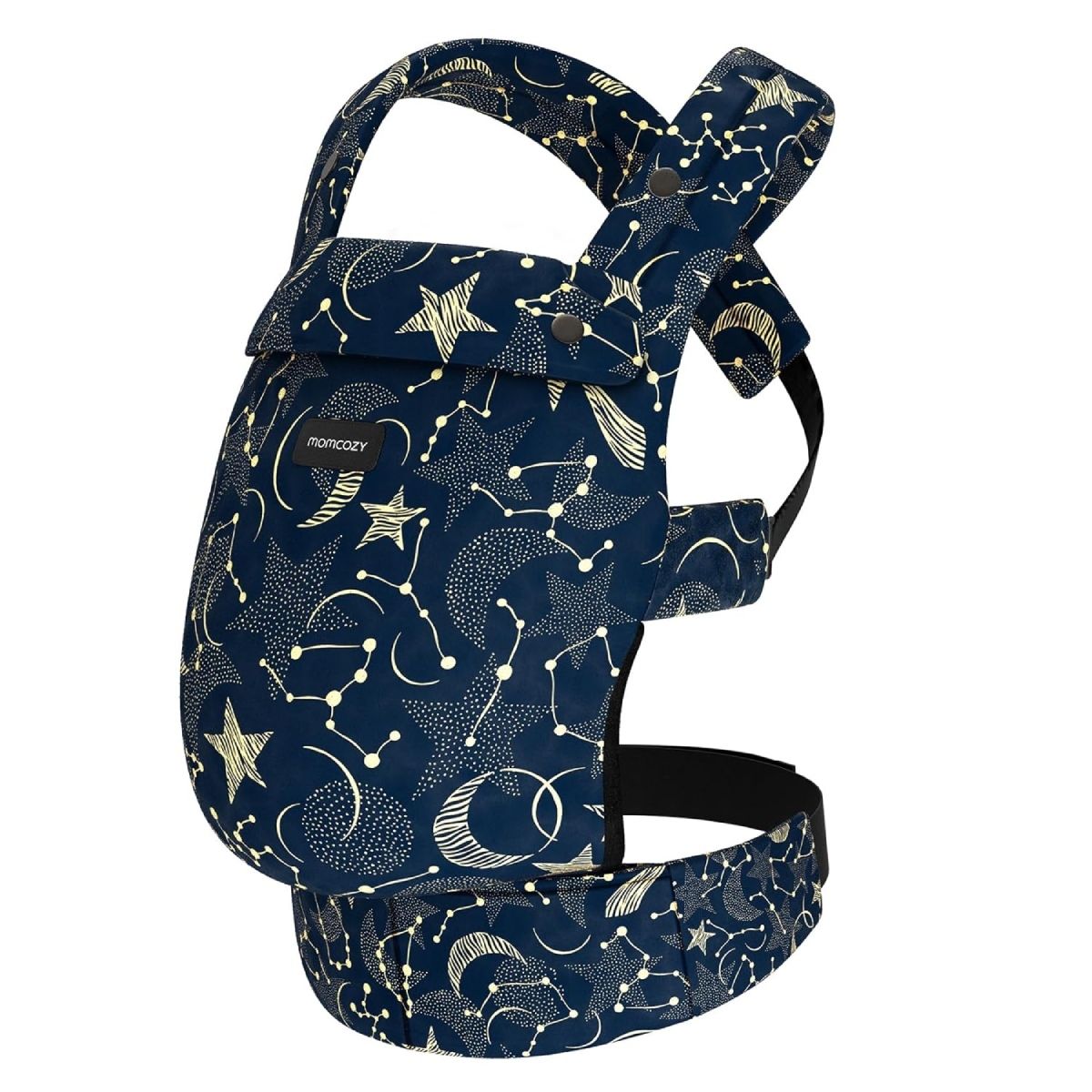 Babytrage mit Sternenmuster. Dunkelblau mit cremefarbenen Sternen und Monden. Schwarze Gurte und Momcozy-Logo.