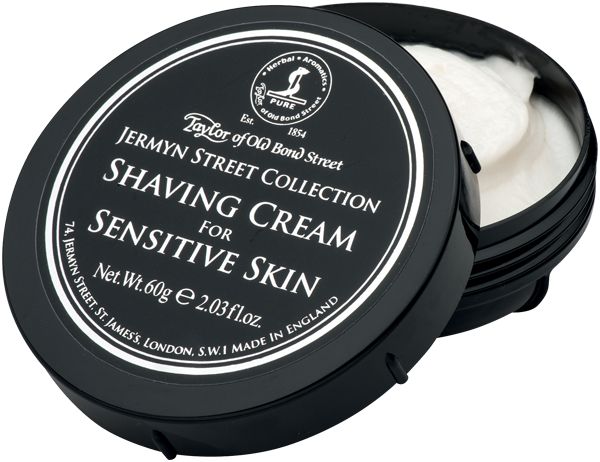 Schwarze Dose mit Rasiercreme. Deckel mit weißer Schrift: Jermyn Street Collection, Shaving Cream for Sensitive Skin. Offen.