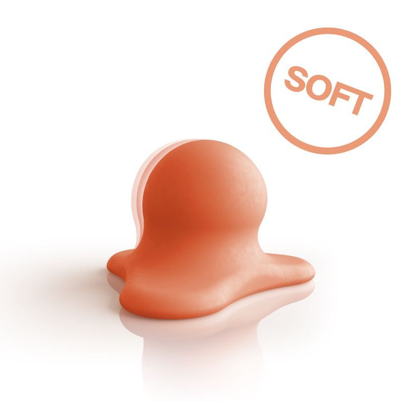 Orange Tschabbi Boy SOFT. Weiche Oberfläche, flache Basis. Höhe 50 mm.