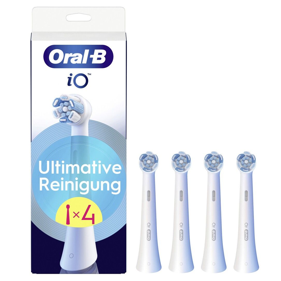 Zahnbürstenaufsätze Oral-B iO Ultimative Reinigung, 4 Stück. Weiße Aufsätze mit blauen Borsten. Verpackung mit Produktabbildung und Schriftzug.