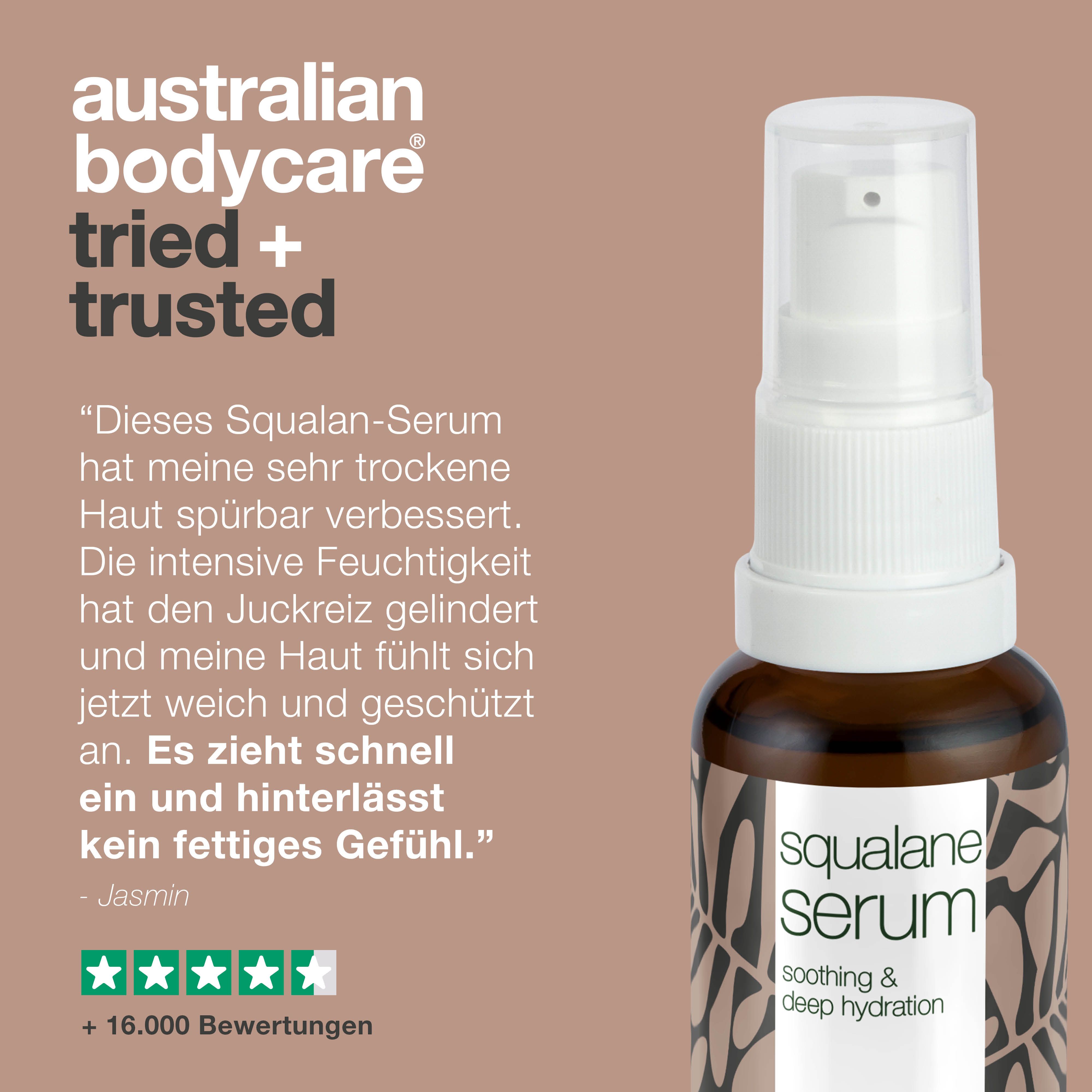 Serumflasche. Text: Squalane Serum, +16.000 Bewertungen. Zitat: Dieses Serum hat meine Haut verbessert.
