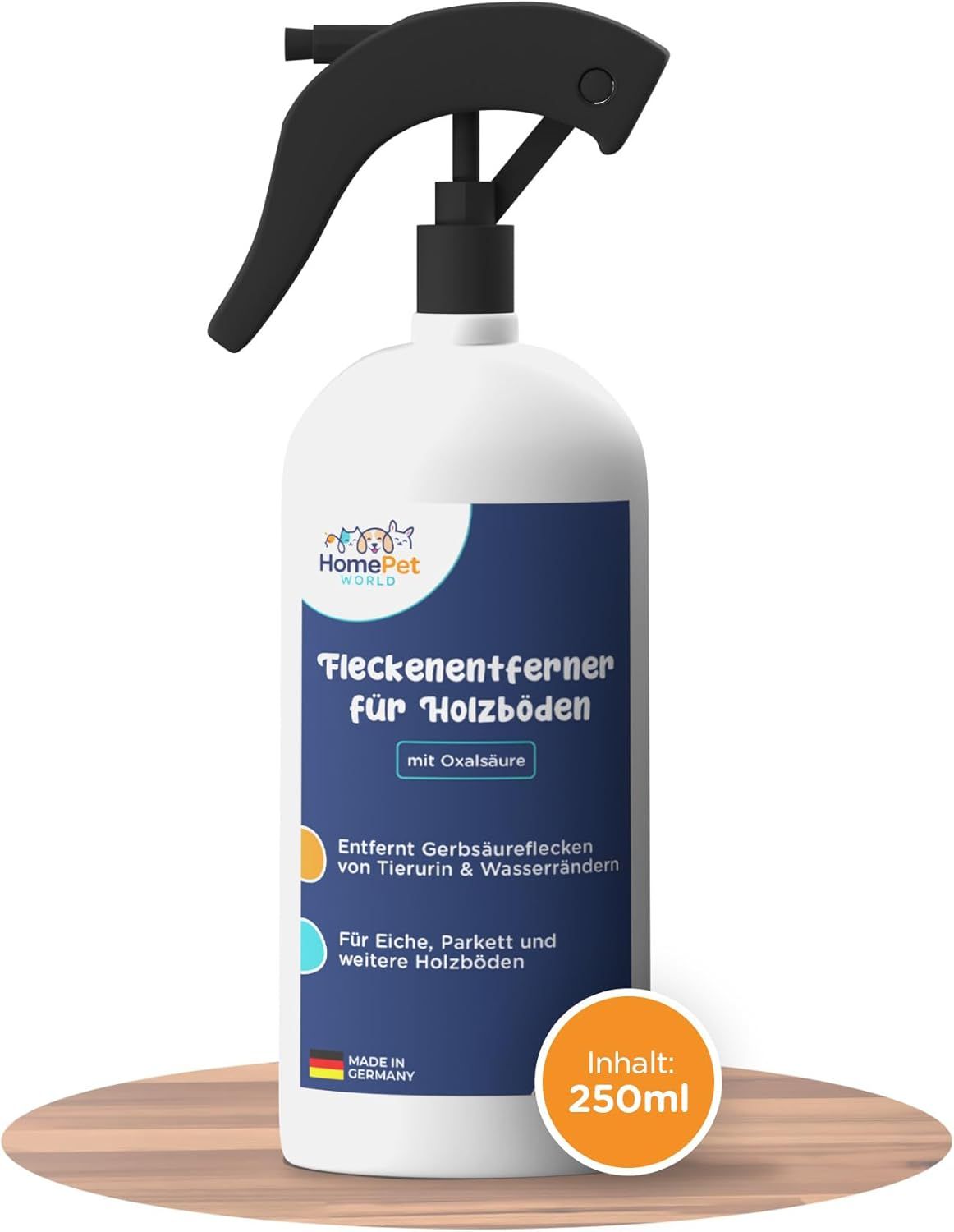 Weiße Sprühflasche mit schwarzem Sprühkopf. Aufkleber mit Produktinformationen. Inhalt: 250ml. Aufschrift: Fleckenentferner für Holzböden.