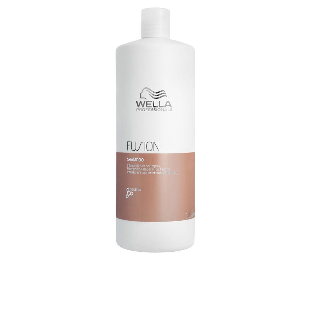 Weiße Shampoo-Flasche mit braunem Etikett. Aufschrift: Wella Fusion, Shampoo, Intense Repair Shampoo. 1L.