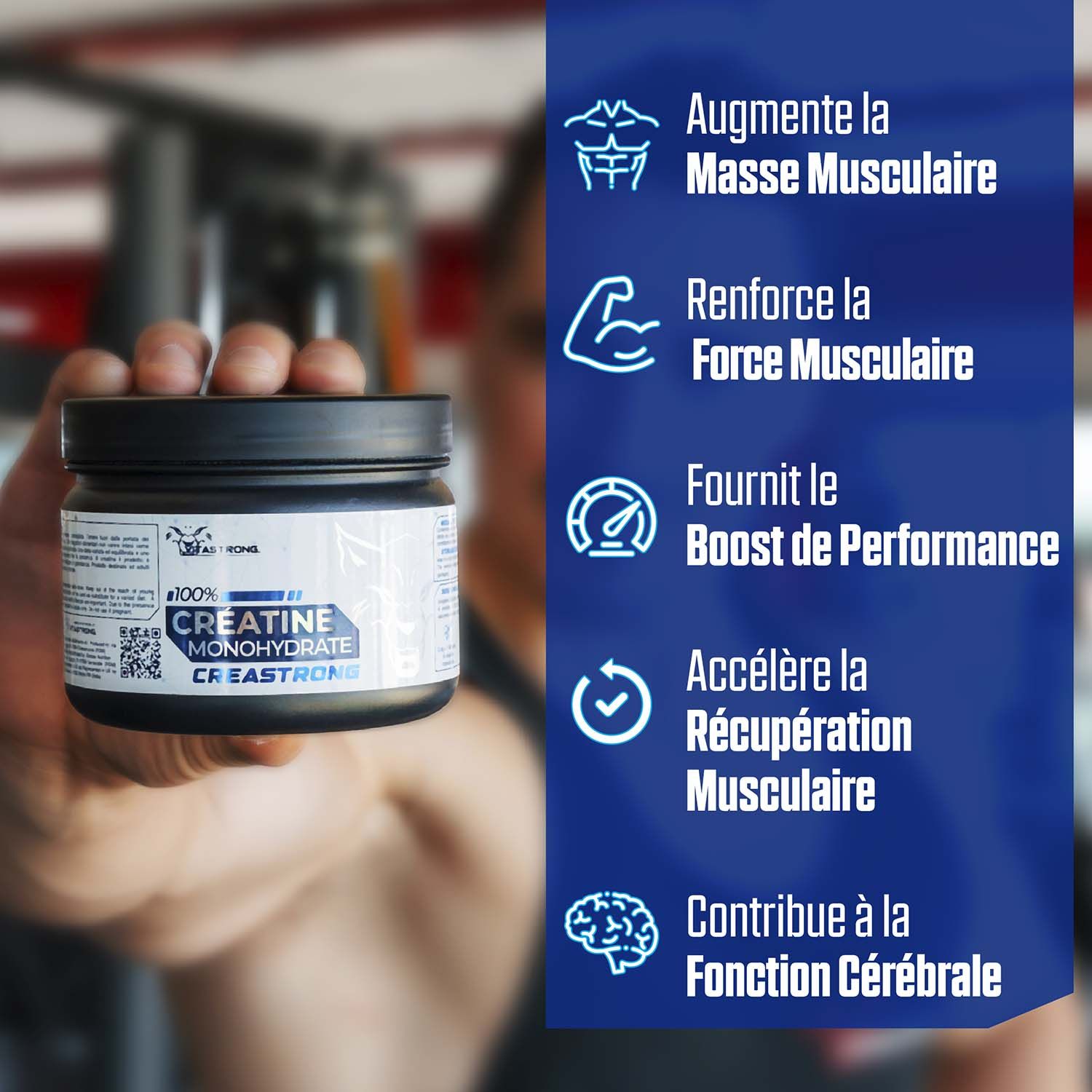 Personne tenant un pot Vitastrong Creatin Creastrong. Texte: Augmente les muscles, la force, le boost de performance, la récupération musculaire, la fonction cérébrale.