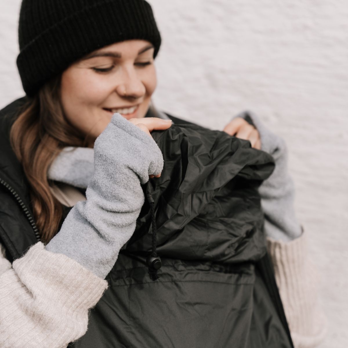 Hoppediz Tragecover Fleece-Cover 3-in-1 mit Regenschutz, Schalkragen & Stulpen