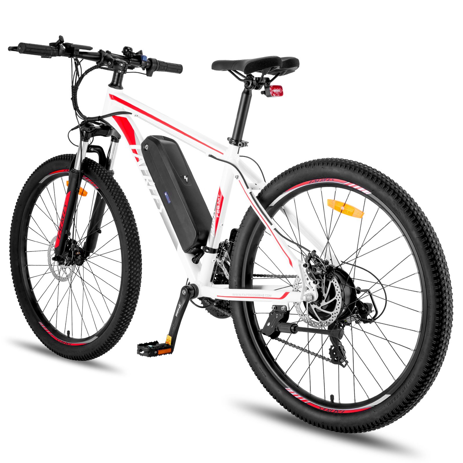 Weißes E-Mountainbike mit roten Akzenten. Schwarze Reifen, Gabel und Lenker. Akku am Rahmen.