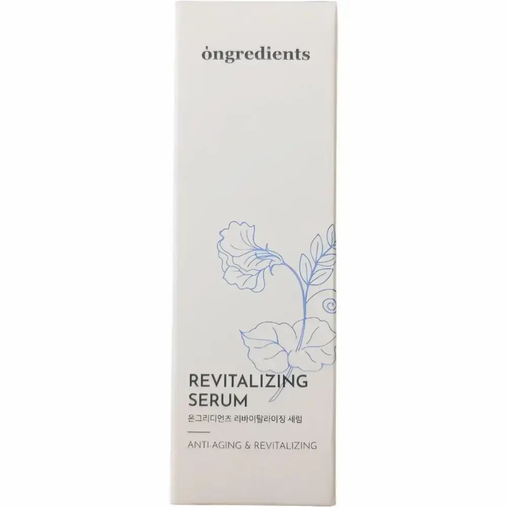 ONGREDIENTS Revitalizing Serum. Weiße Verpackung mit Produktnamen und floralem Design. Text: Anti-Aging & Revitalizing.