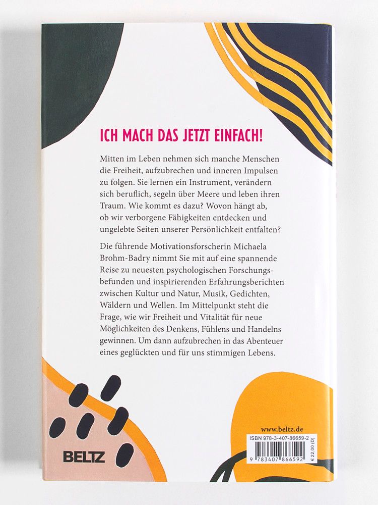 Buchrückseite mit Text. Titel: "Ich mach das jetzt einfach!". Verlag: BELTZ. Gelber Hintergrund mit schwarzen und blauen Elementen.