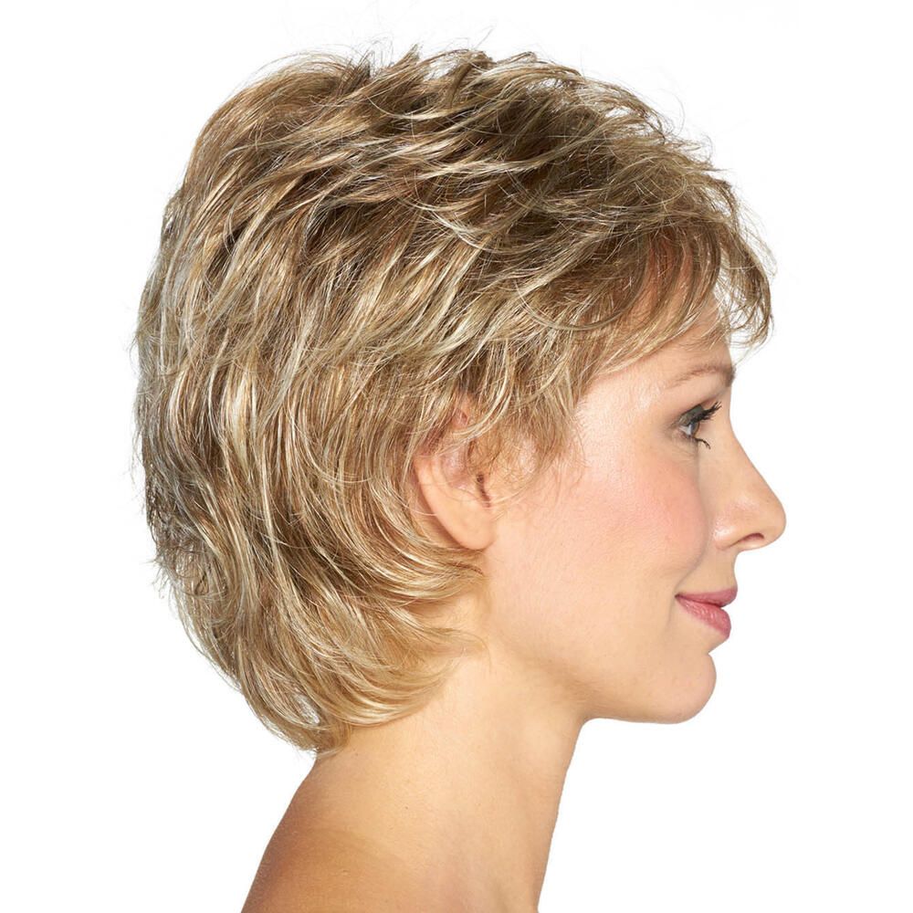 Kurzhaarperücke, blond, gewellt, mit Pony, Seitenansicht.