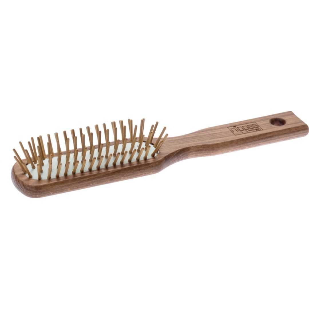 Spazzola pneumatica, stretta e allungata, perni in legno, 5 file, faggio. Manico in legno, perni marrone chiaro, logo.