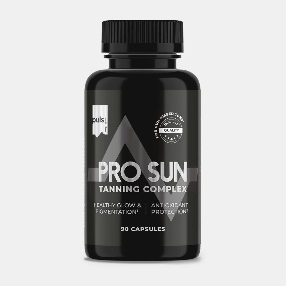 Schwarze Flasche mit Kapseln. Aufschrift: PRO SUN TANNING COMPLEX. Enthält 90 Kapseln. Mit Qualitätszeichen.