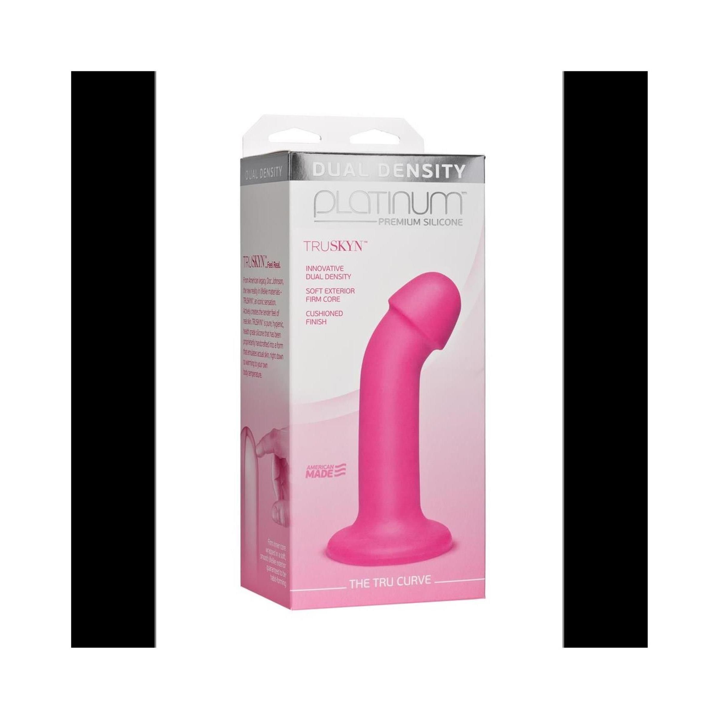 Rosa Silikon-Dildo in Verpackung. Aufschrift: Platinum, TruCurve. Dual Density, Premium Silicone.