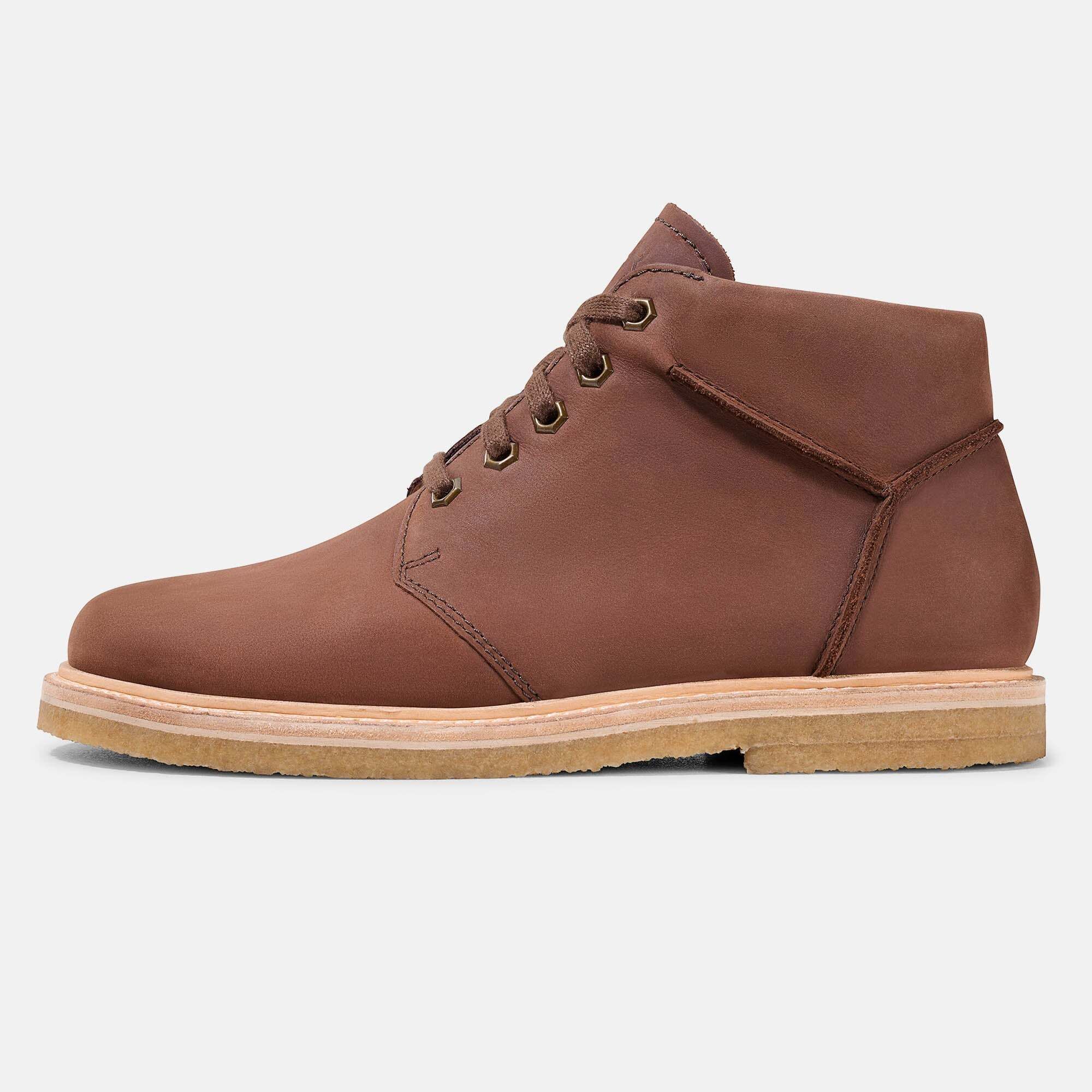 Beige Mesh-Sneaker mit Schnürung, von oben betrachtet.