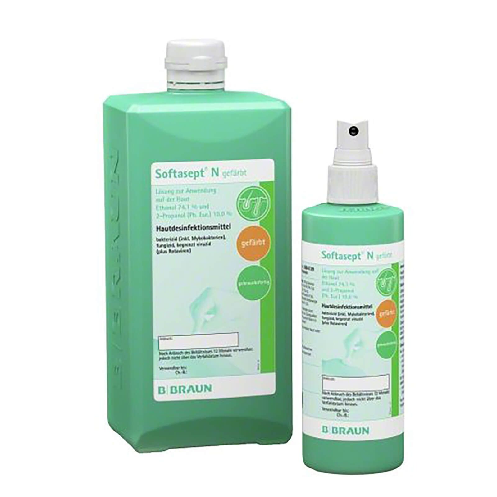 Zwei grüne Flaschen Softasept N gefärbt. Eine große, eckige Flasche und eine kleinere Sprühflasche. Beide haben weiße Etiketten mit Produktinformationen.
