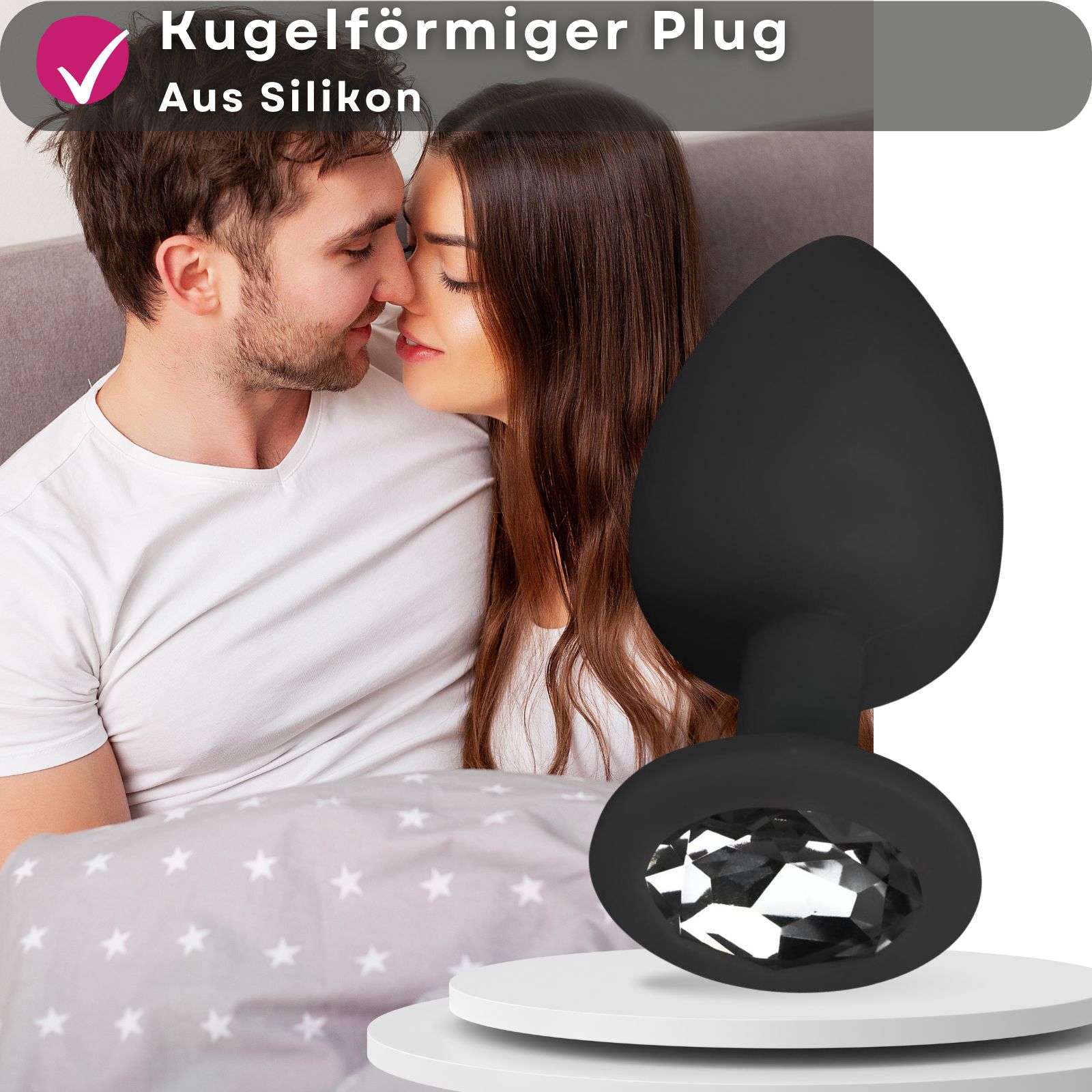 Kugelförmiger Plug aus Silikon. Paar im Hintergrund. Produkt auf Podest.